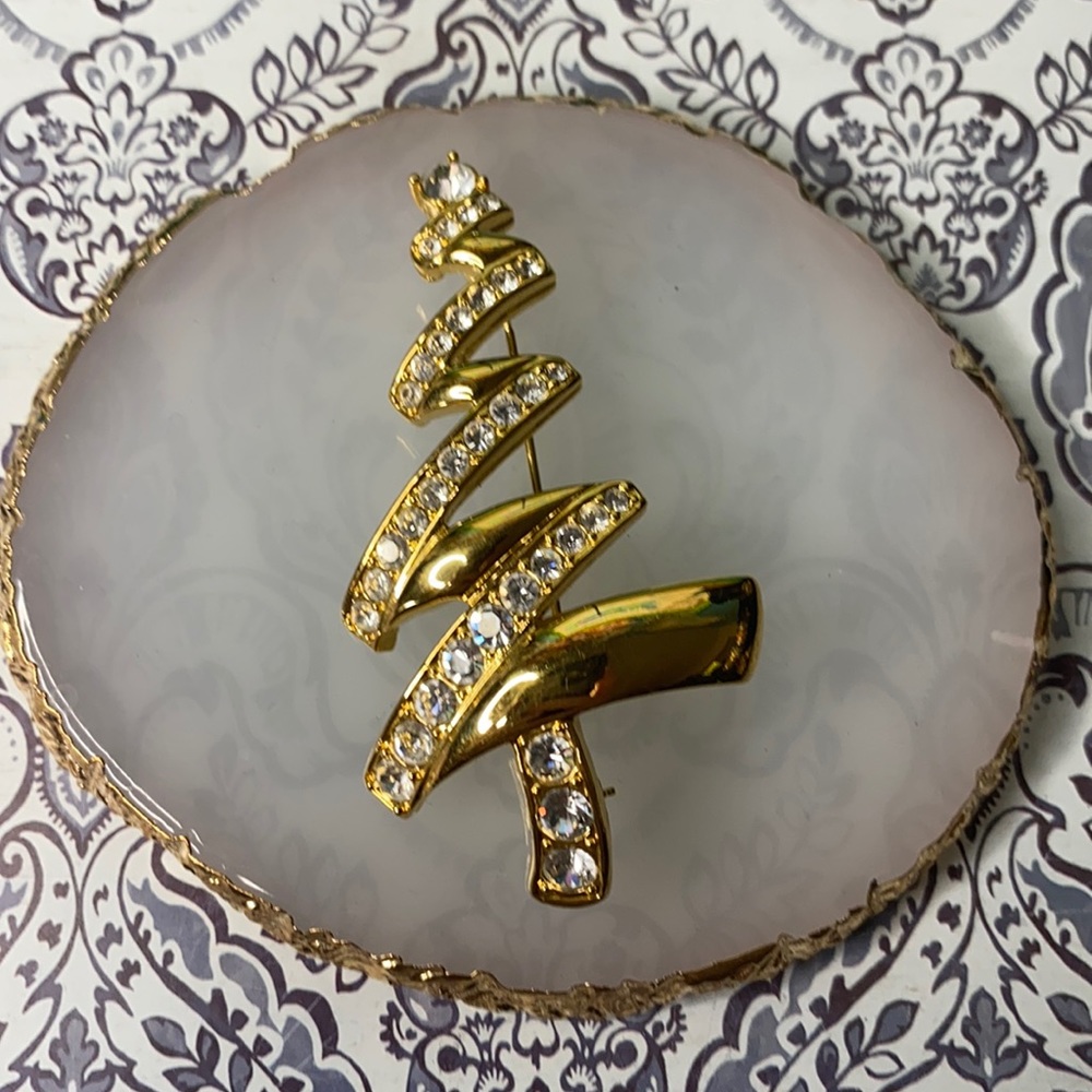 Vintage Monet vintage Gold Plated Christmas Brooch